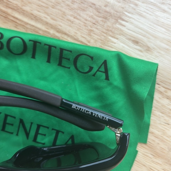 Bottega Veneta Black Sunglasses - Picture 3 of 8